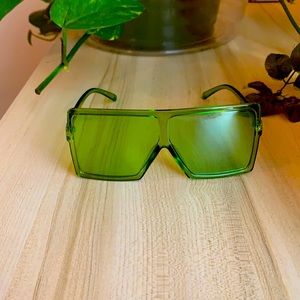 Pathos Shades